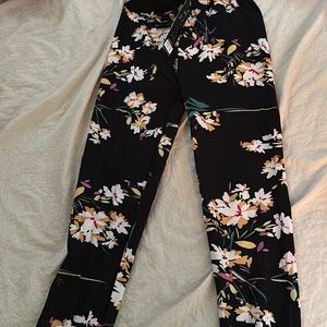 New mix leggings size medium excellent condition smoke free pet free home